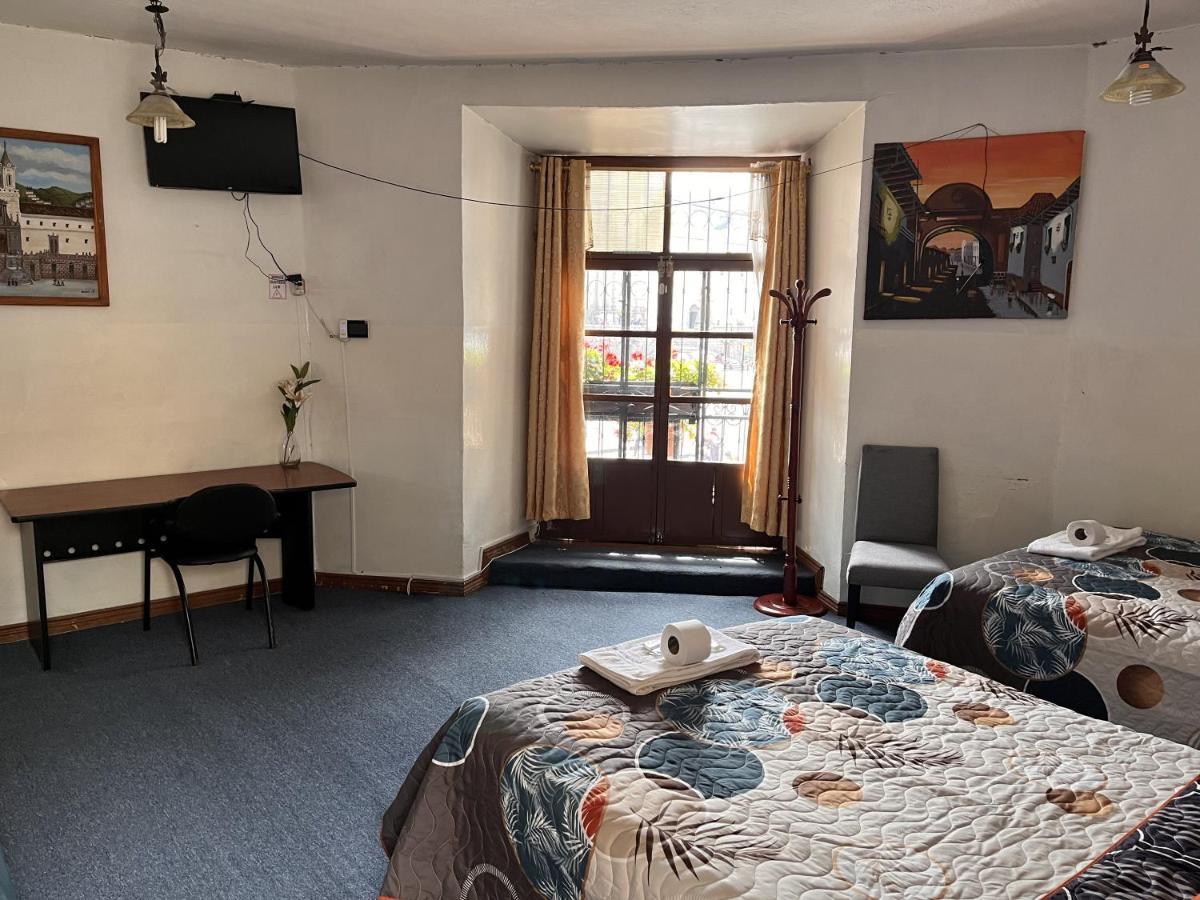 Hostal Benalcazar Quito Buitenkant foto