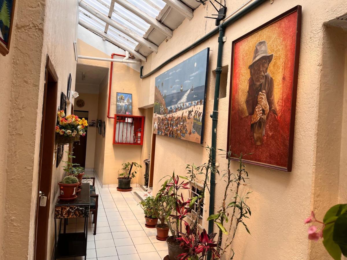 Hostal Benalcazar Quito Buitenkant foto