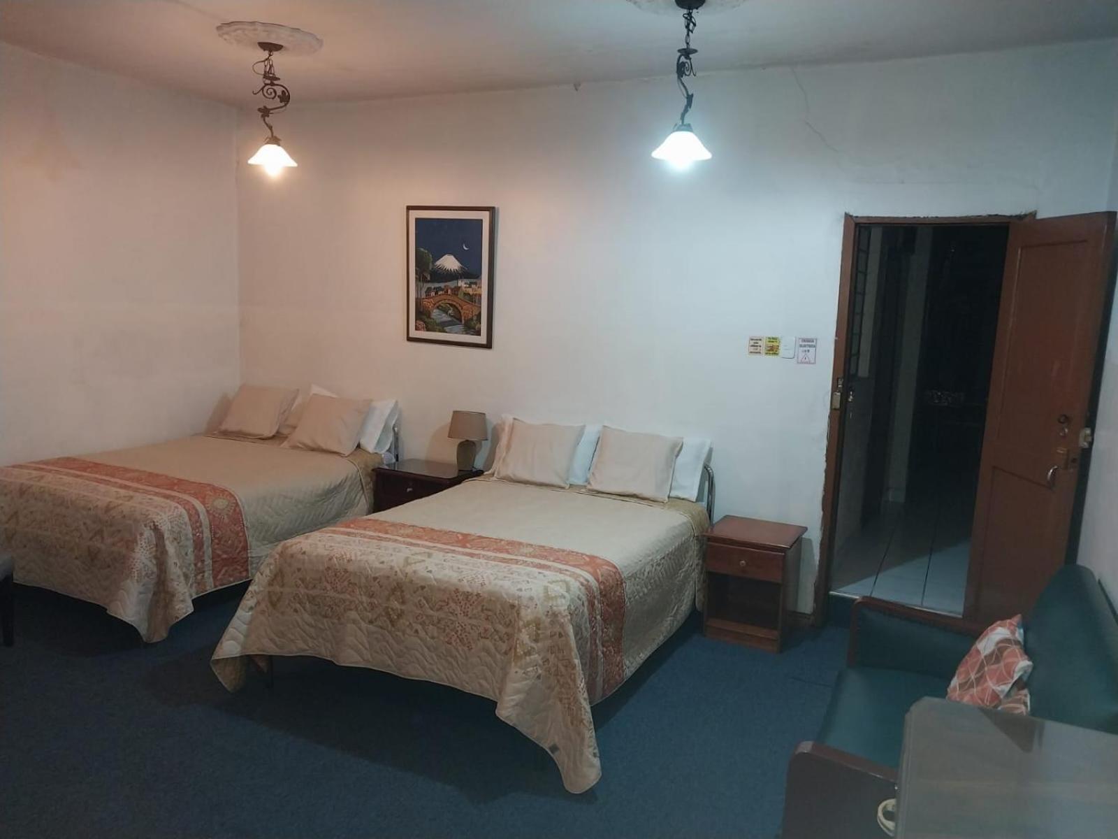 Hostal Benalcazar Quito Buitenkant foto